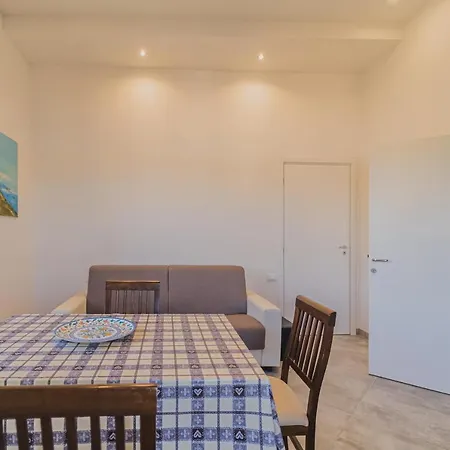 Brezza Marina A Campo Apartman *